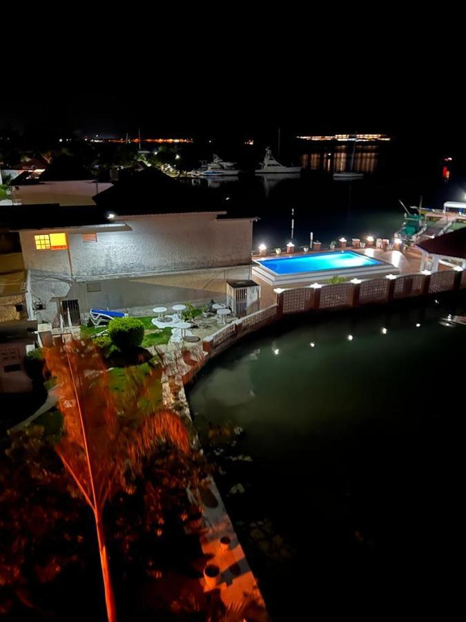 Fisherman'S Inn Hotel Florence Hall 외부 사진