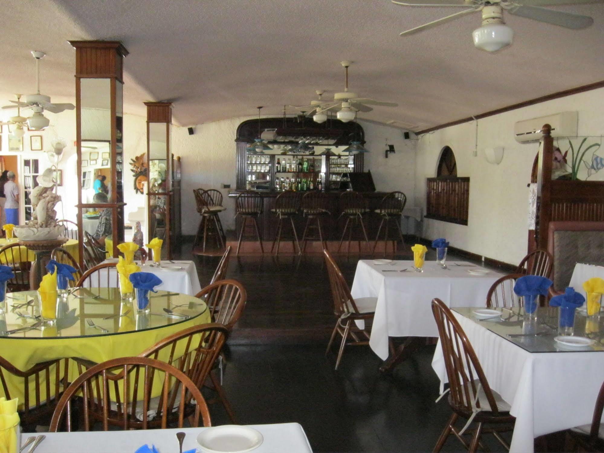Fisherman'S Inn Hotel Florence Hall 외부 사진